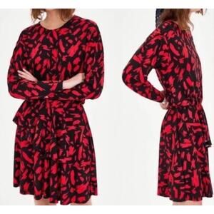 Zara Trafaluc Red Black Print Brush Abstract Dress Ruffle Waist Size Small